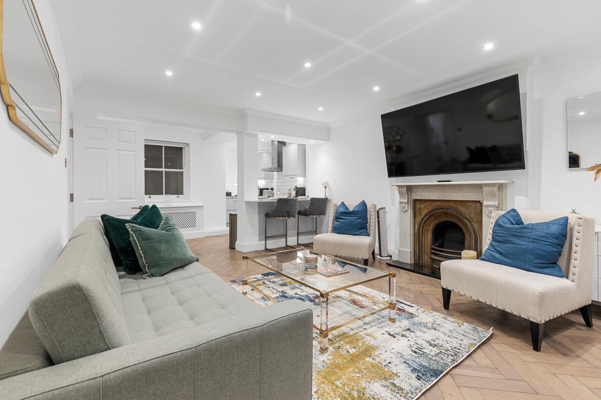 Chic Kensington Apartment *